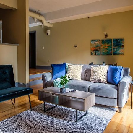 Frontdesk 2015 East 4Th Street Apts Downtown Cleveland Apartamento Exterior foto