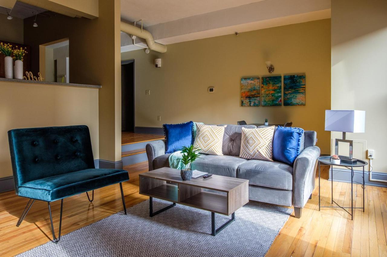 Frontdesk 2015 East 4Th Street Apts Downtown Cleveland Apartamento Exterior foto